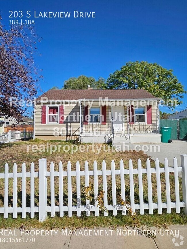 Building Photo - Darling 3 Bedroom Home in Clearfield Now A...