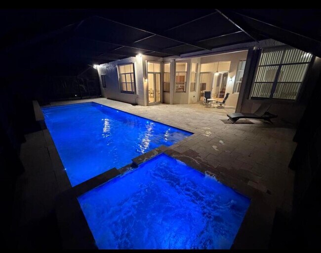 Building Photo - 10440 Cypress Lakes Preserve Dr