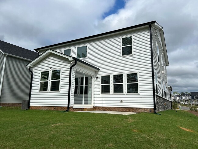 Building Photo - 6 Bedroom | 4 Bathroom New Construction Ga...