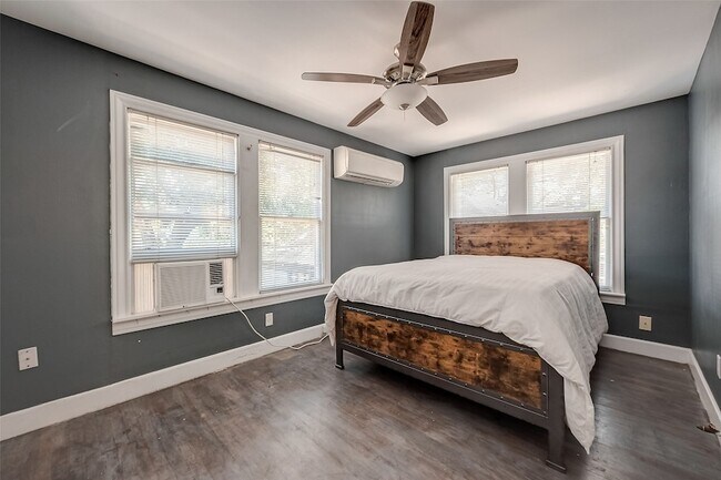 Building Photo - 415 Fairbanks St