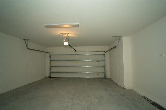 Building Photo - 1673 Swan Swim Dr