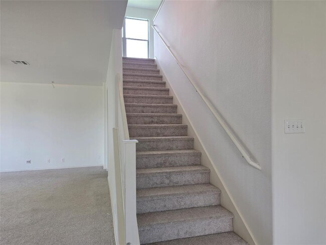 Building Photo - 160 Mistletoe Ln
