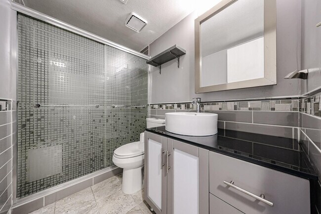 Building Photo - 3135 N 38th St