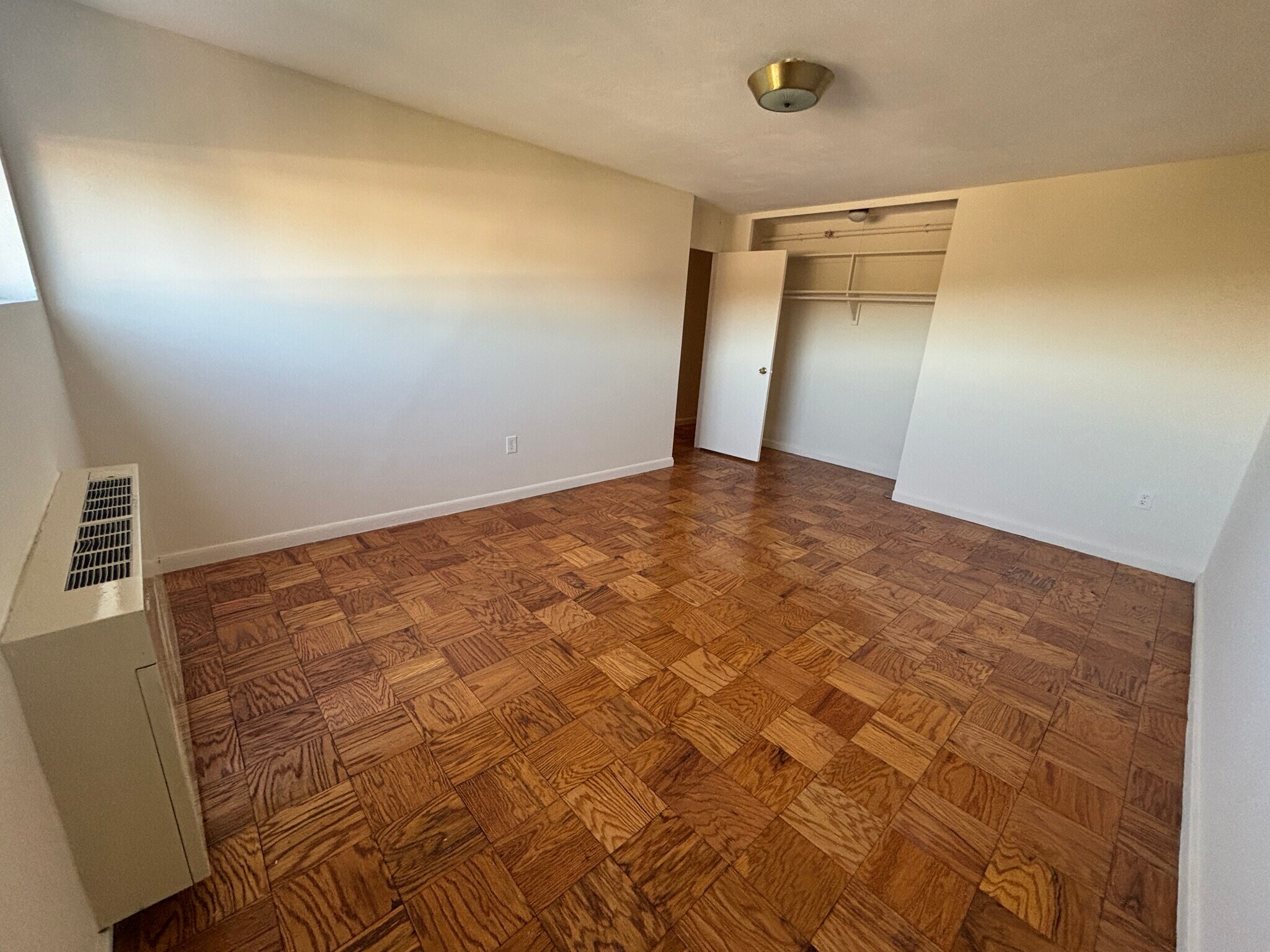 Building Photo - 80 Monmouth St