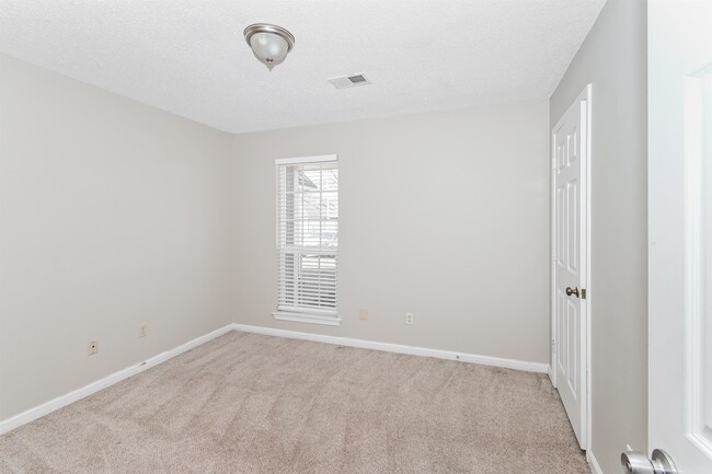 Building Photo - 2692 Country Lawn Cove