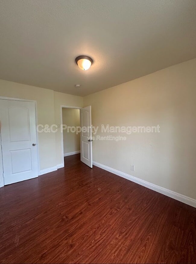 Building Photo - 1143 W 91st St