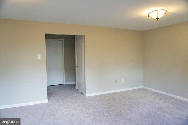 Building Photo - 7341 Crestleigh Cir