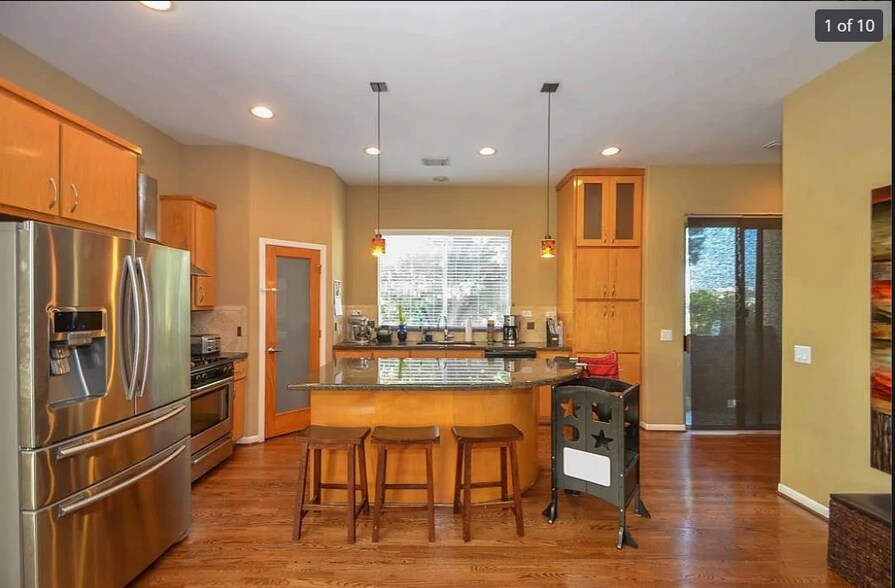 Kitchen - 3010 Caroline St