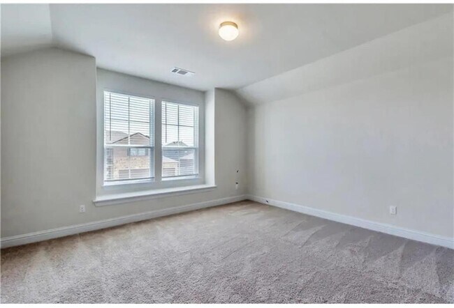 Building Photo - 805 Vaughn St