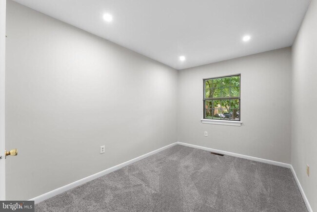 Building Photo - 11331 Headlands Ct