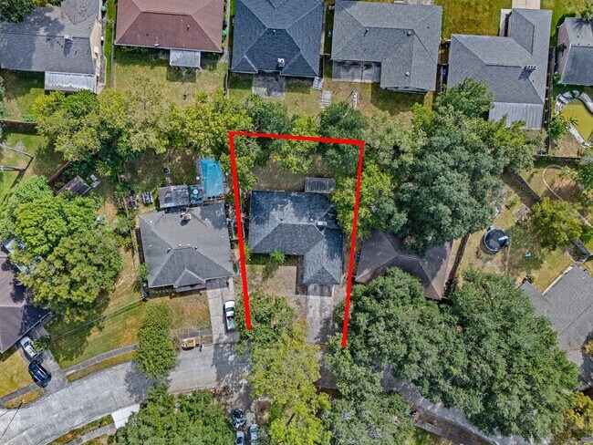 Building Photo - 11111 Longcommon Dr