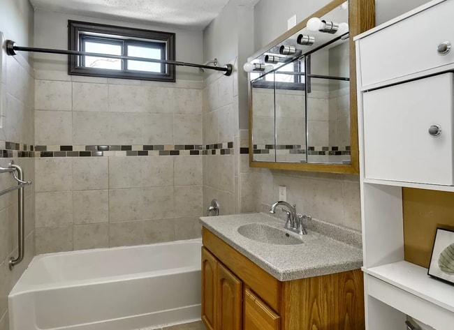 Building Photo - 923 N 49th St