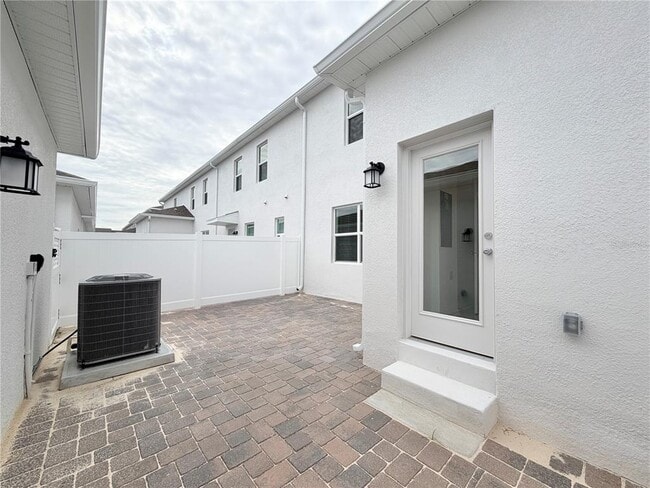 Building Photo - 2132 Rider Rain Ln