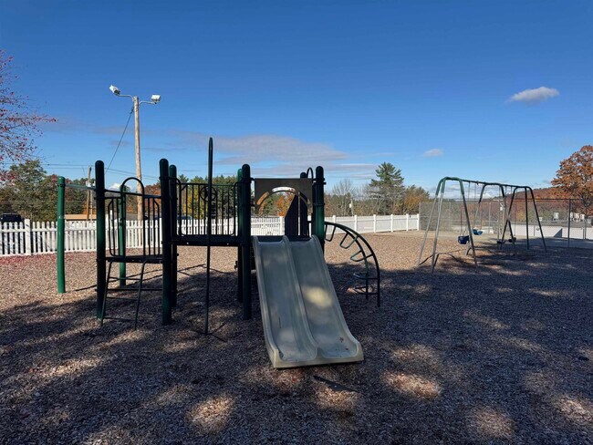 Building Photo - 136 Mammoth Rd