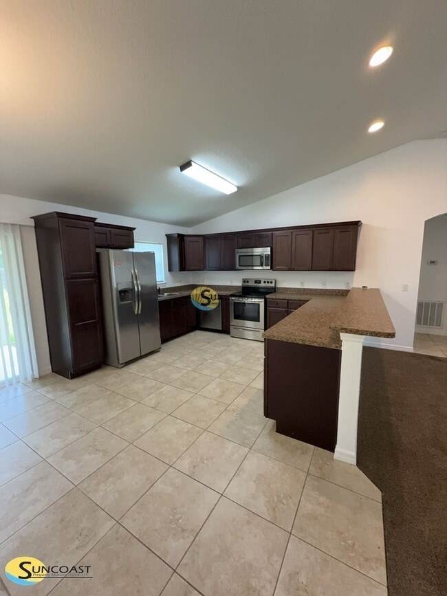 Building Photo - 76 Pine Radial