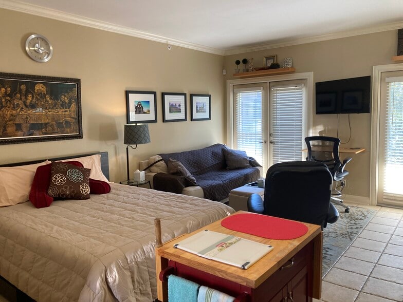 Building Photo - 221 Lexington Ave