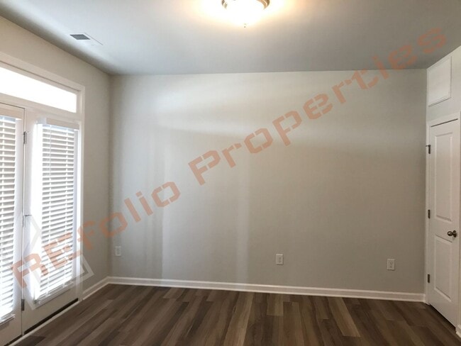 Building Photo - Beautiful 3 Story 4 Bedrooms 2 Car Garage ...