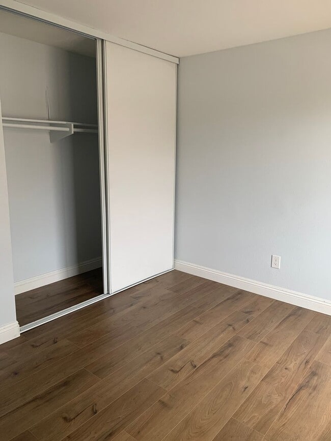 Building Photo - NEW! 3BD/2.5BA Townhome Available in Carls...