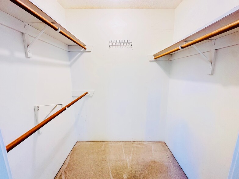 Master bedroom walk-in closet - 32 Walden Dr