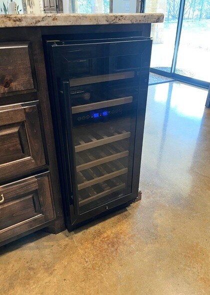 Building Photo - 6601 Rash Ct