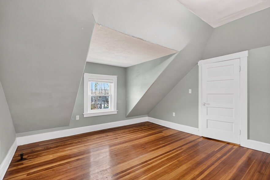 Building Photo - 46 Peirce St