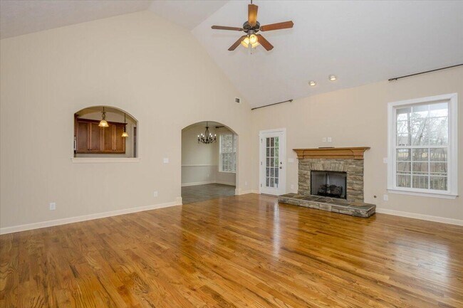 Building Photo - 1661 Jamestown Ave