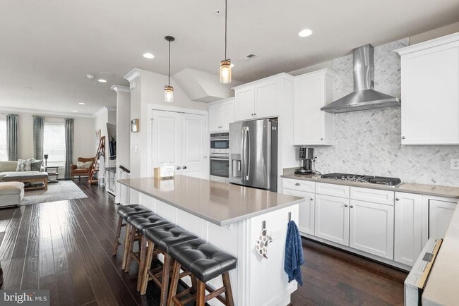 Building Photo - 1737 13th St S