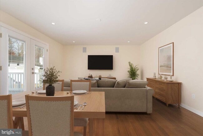 Building Photo - 2942 S Haven Dr