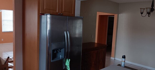 Building Photo - 4950 E 1st Ave