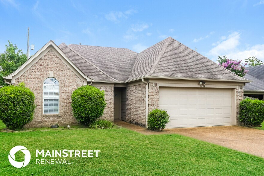 Building Photo - 1602 Far Dr