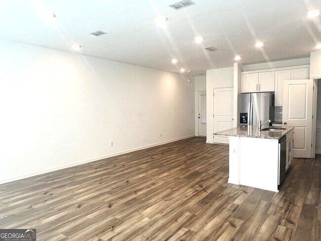 Building Photo - 205 Bald Ave