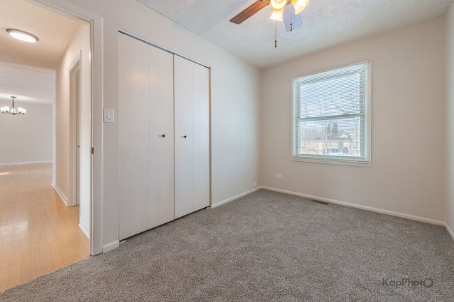 Building Photo - 8170 Northway Dr