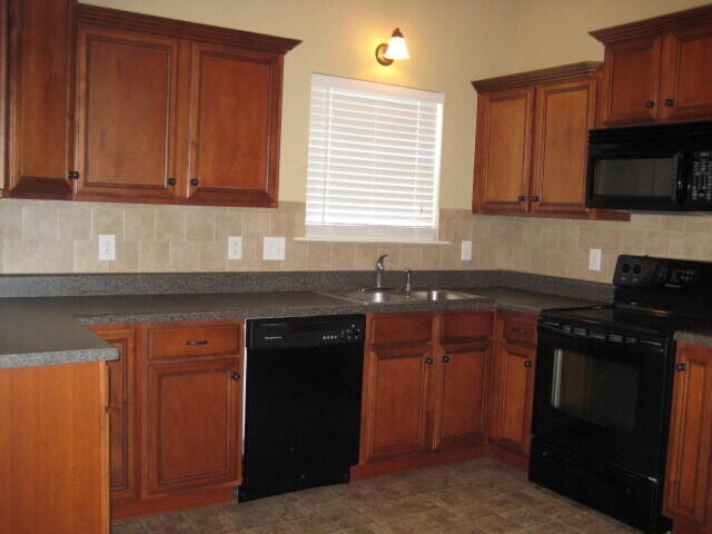 Building Photo - 3013 Community Cir