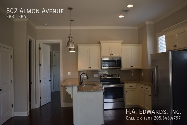 Building Photo - 802 Almon Ave