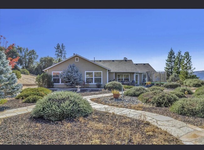 Building Photo - 46347 Opah Dr