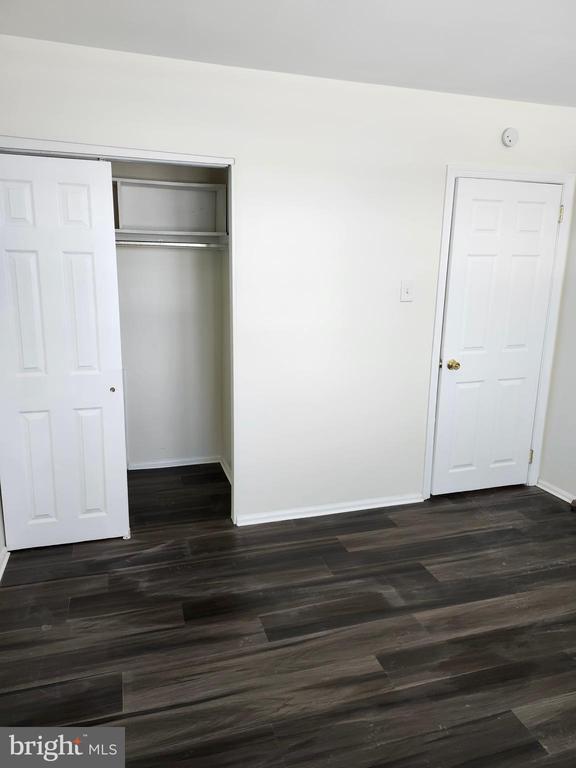 Building Photo - 13 Reliance Ct