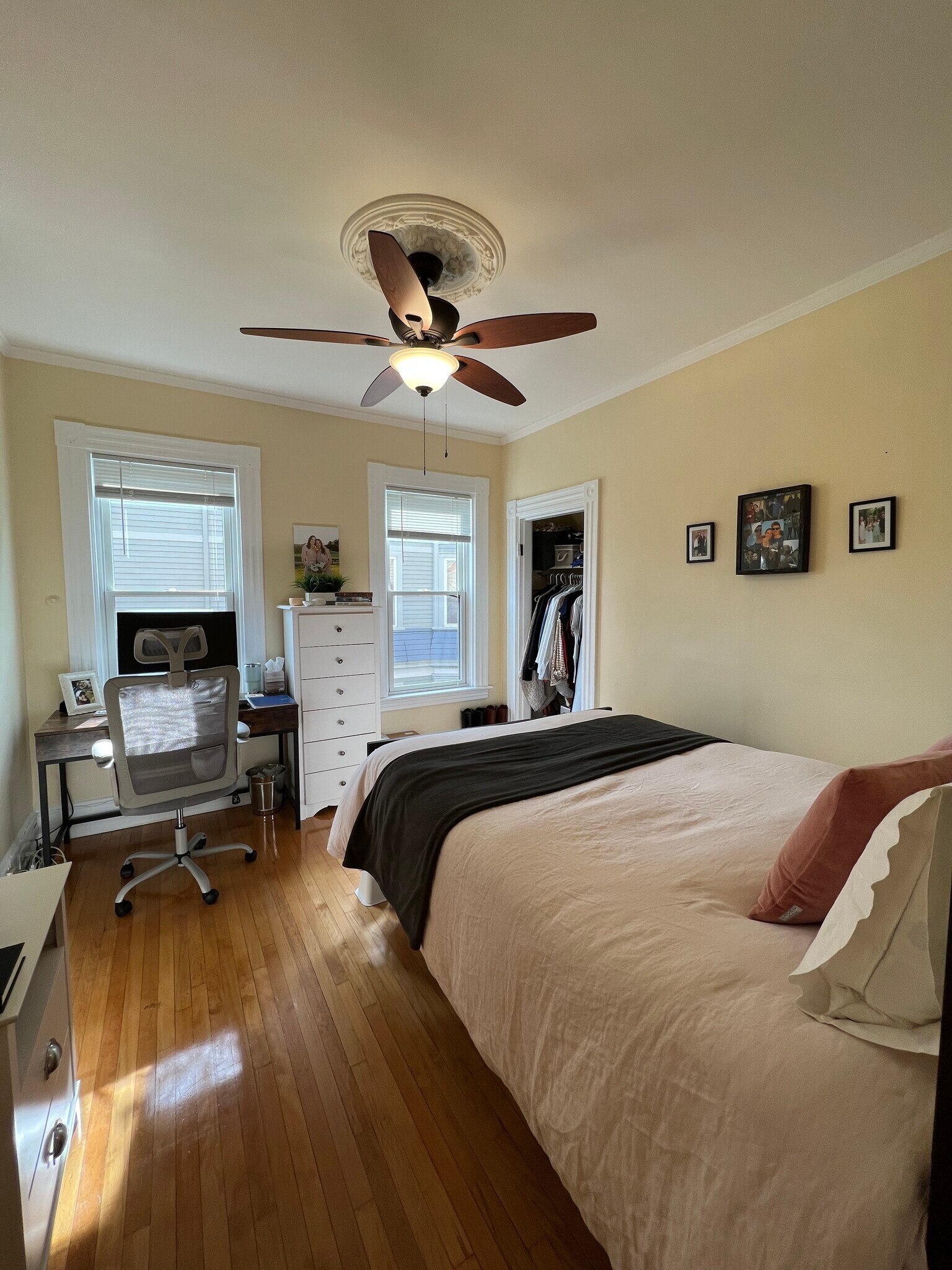 Building Photo - 176 Elm St