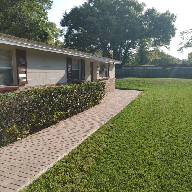 Building Photo - 514 Winham St