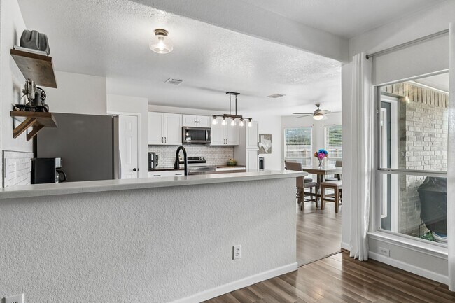 Building Photo - 2170 Jolie Ct