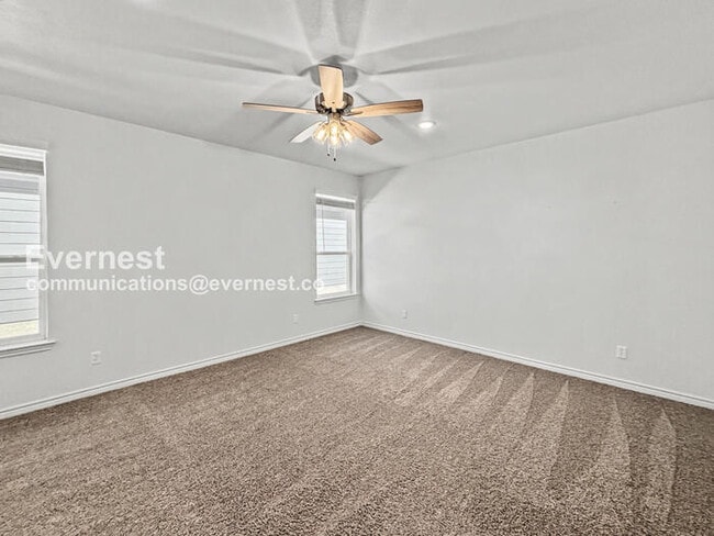 Building Photo - 2236 Hornbeam St