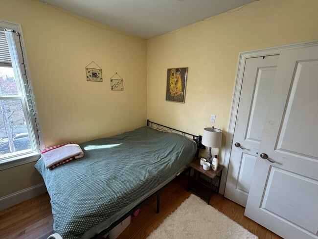 Building Photo - 9/1 Fully renovated 5BR/2BA in Cambridgeport/Central Sq area!