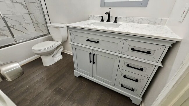 Building Photo - 6436 Kentwick Dr