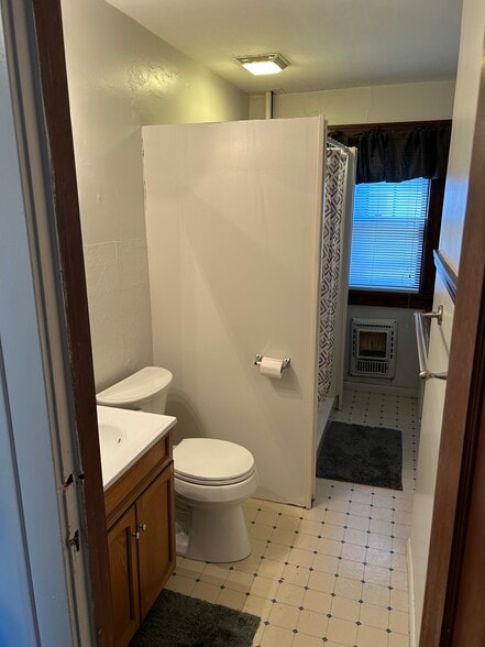 Building Photo - 1129 Brown Ave