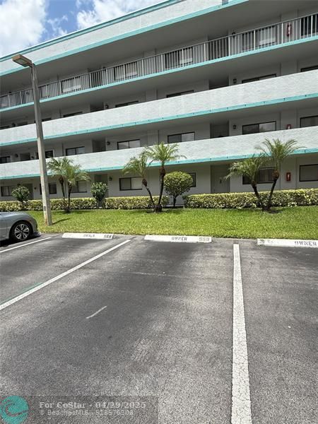 Building Photo - 4725 Lucerne Lakes Blvd