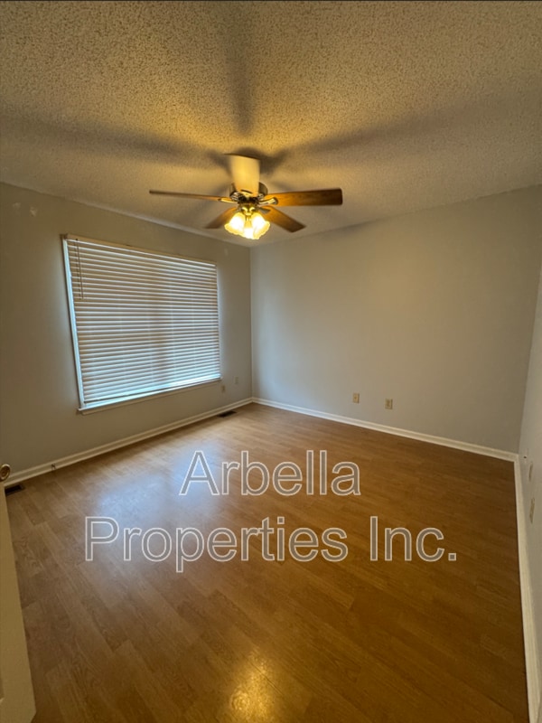 Building Photo - 1733 Blakewood Ct