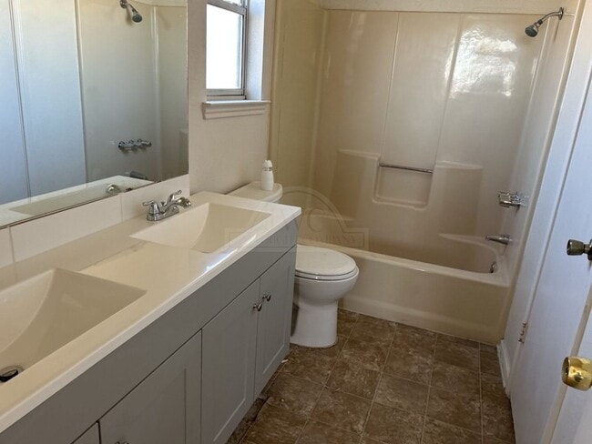 Building Photo - 2305 Purser Dr