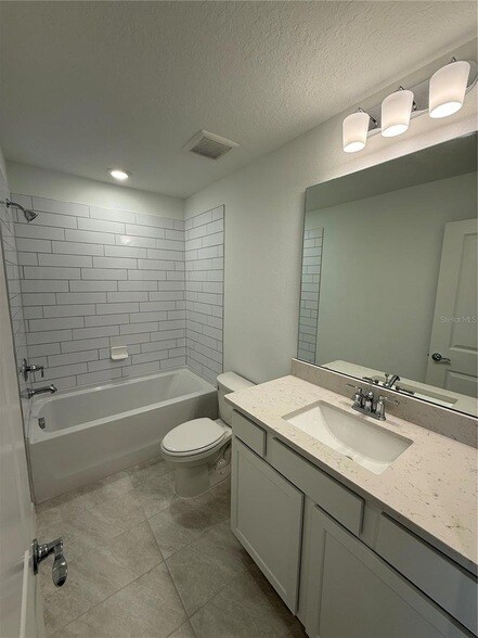 Building Photo - 4616 ORCHARD VIEW Aly