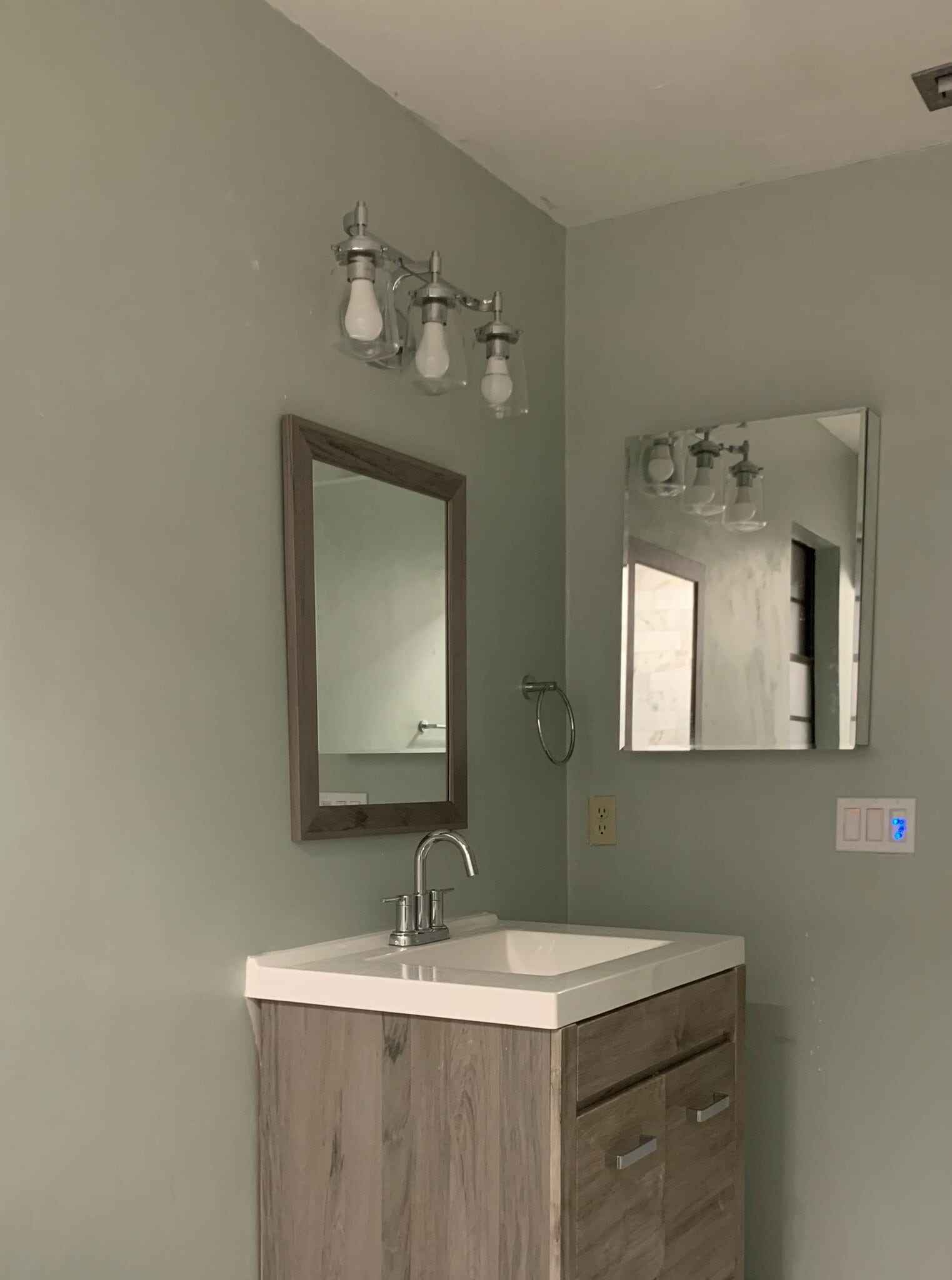 Master bathroom - 10928 NW 34th Pl