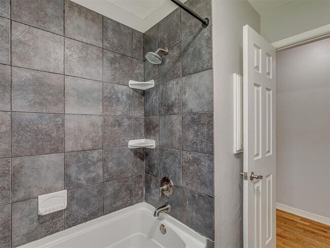 Building Photo - 300 N Fretz Ave