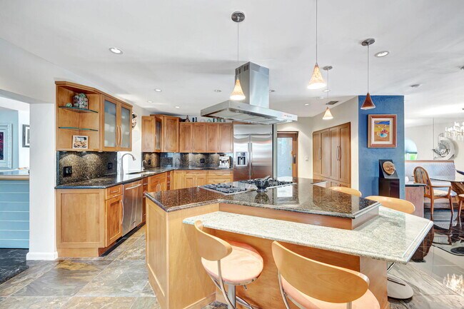 Building Photo - 9980 SW 83rd Ave